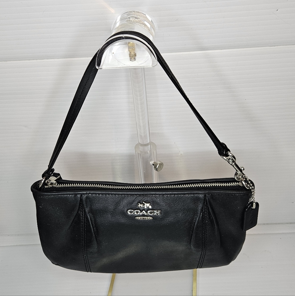 Coach New York Colette Black Pleated Leather Mini Clutch – Wristlet Purse F52153 - Picture 3 of 16